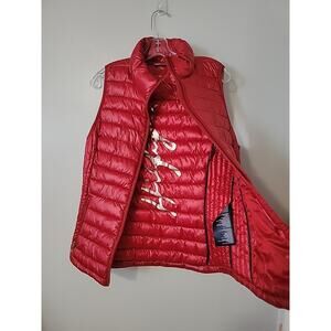 Tommy Hilfiger Red Thin Puffer Vest Size Medium Womans Big Logo Inside